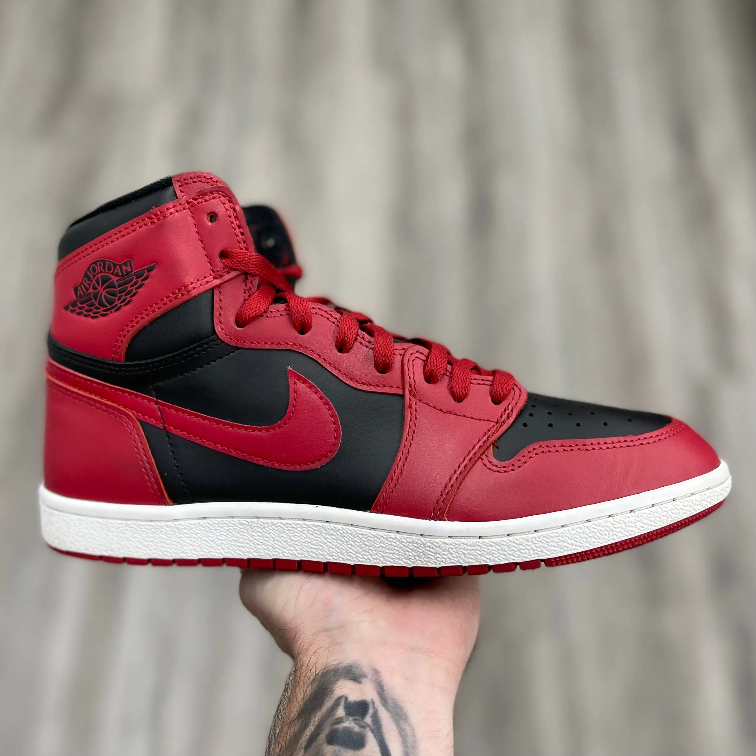 Air Jordan 1 Retro “85 Varsity Red”