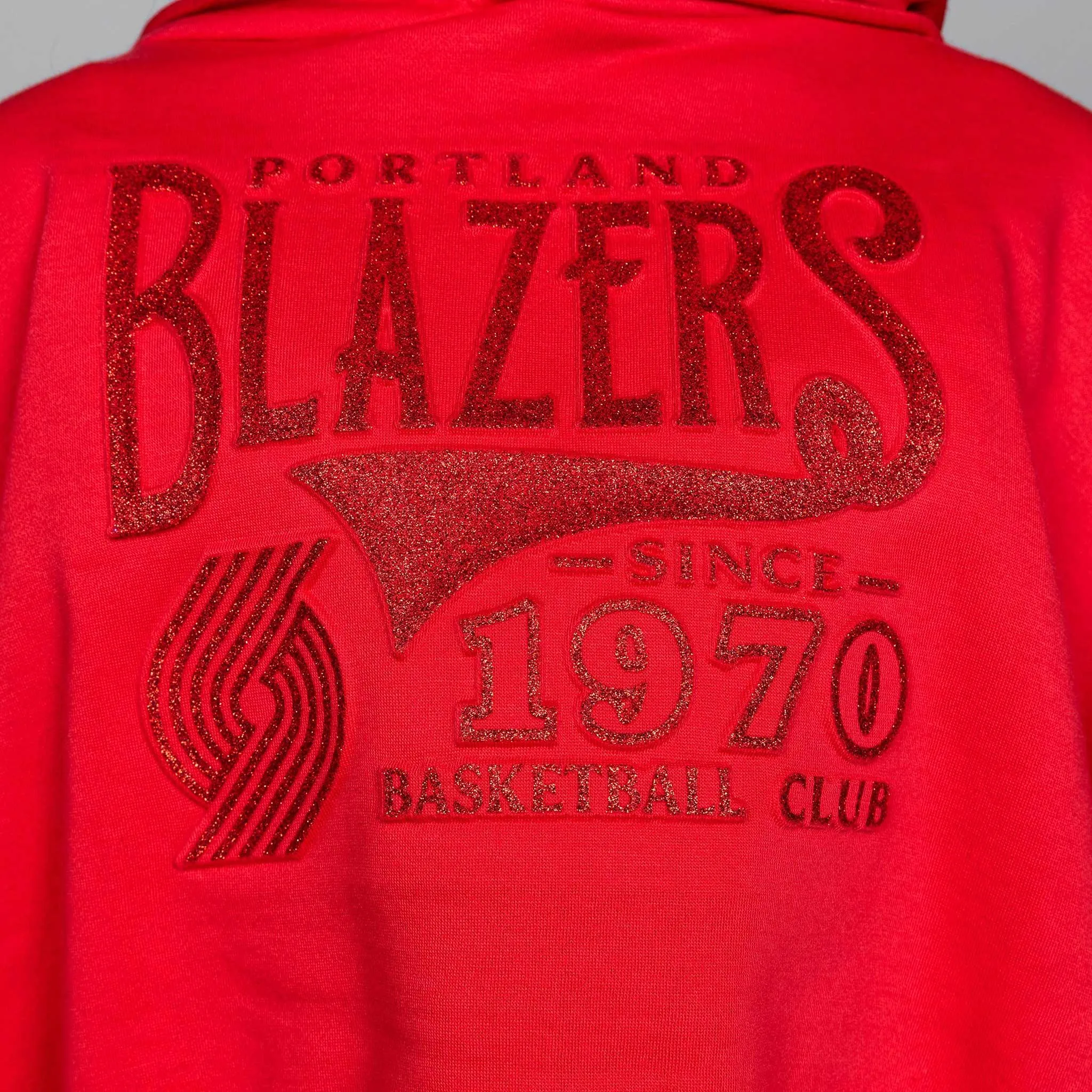 Portland Trail Blazers Wild Collective Women's Crop Glitter Hoodie