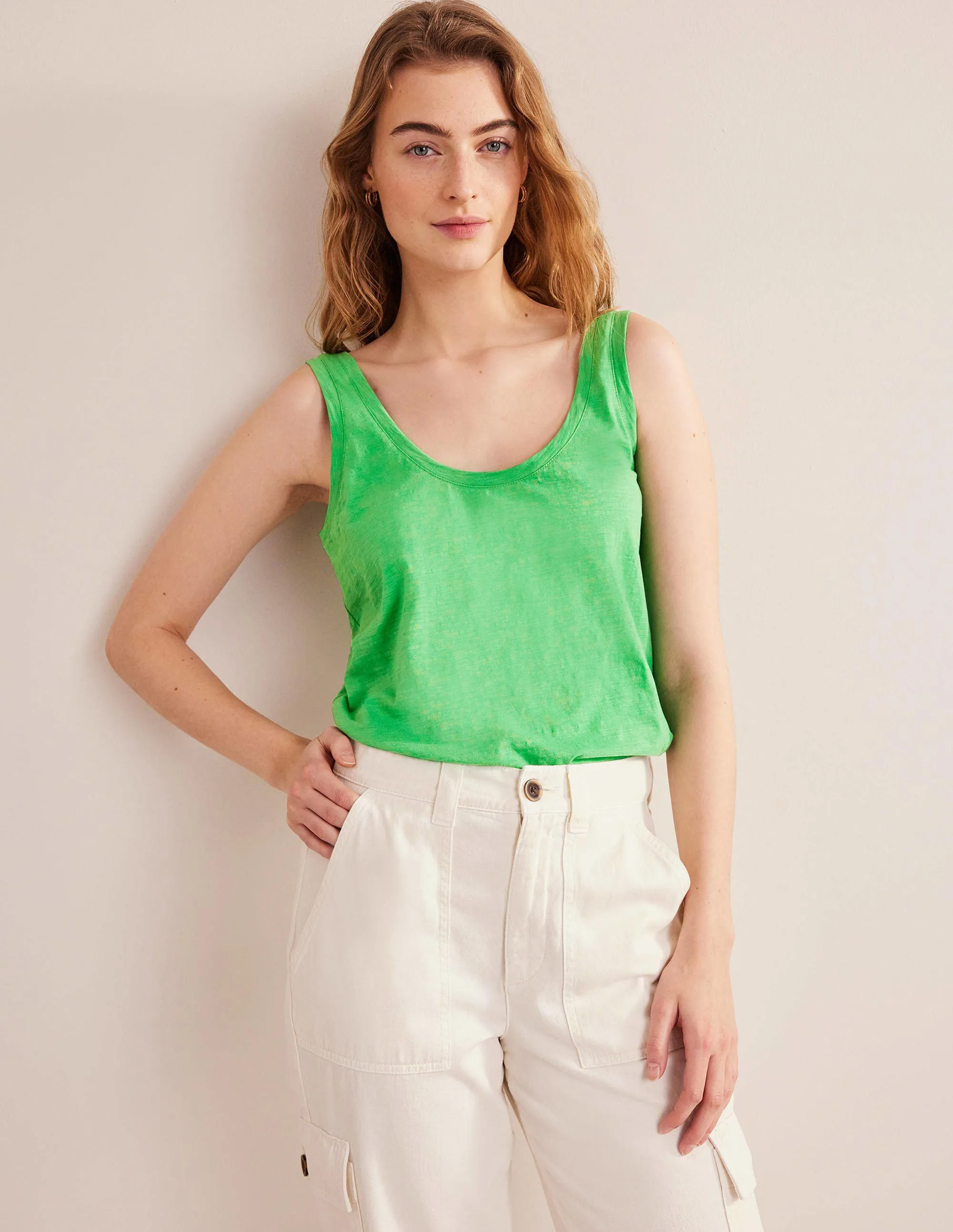 Relaxed Scoop Neck Vest-Green Bee