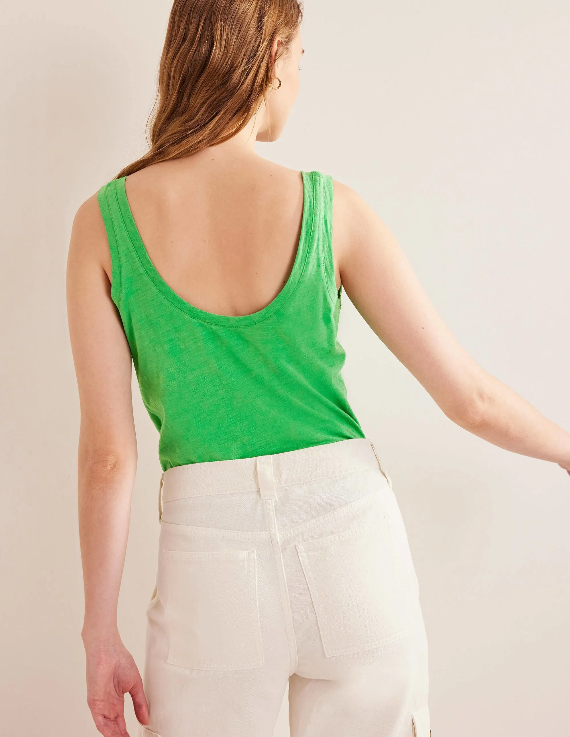 Relaxed Scoop Neck Vest-Green Bee