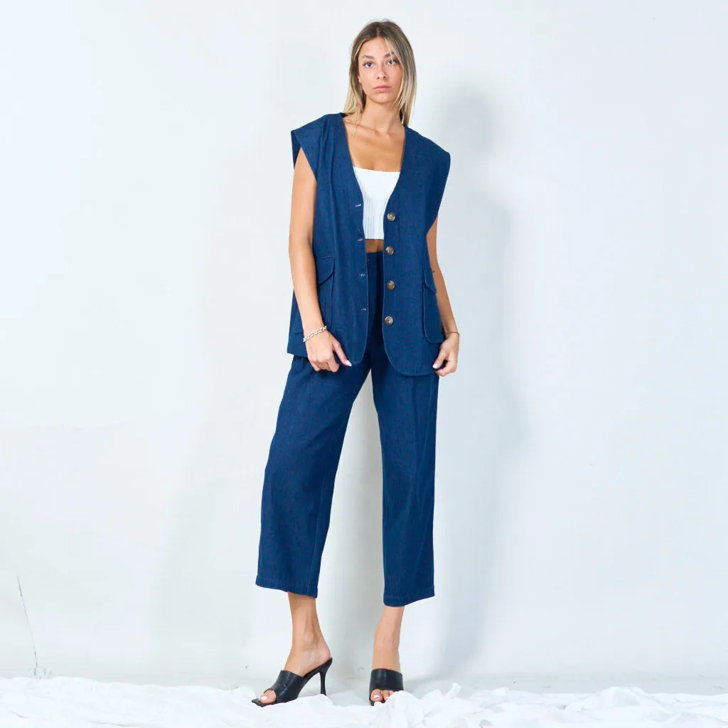 Sleeveless button-up vest with pockets wholesale