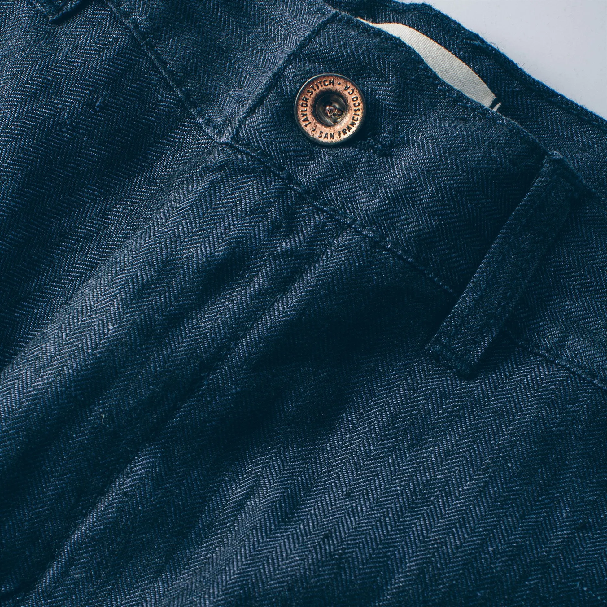 The Maritime Short in Navy Linen Herringbone