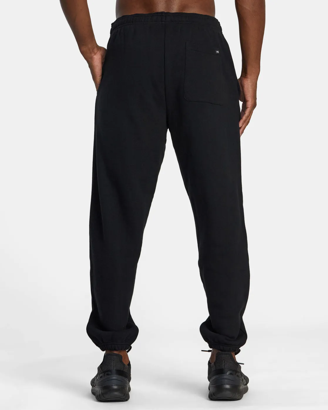 VA Essential Joggers - Black