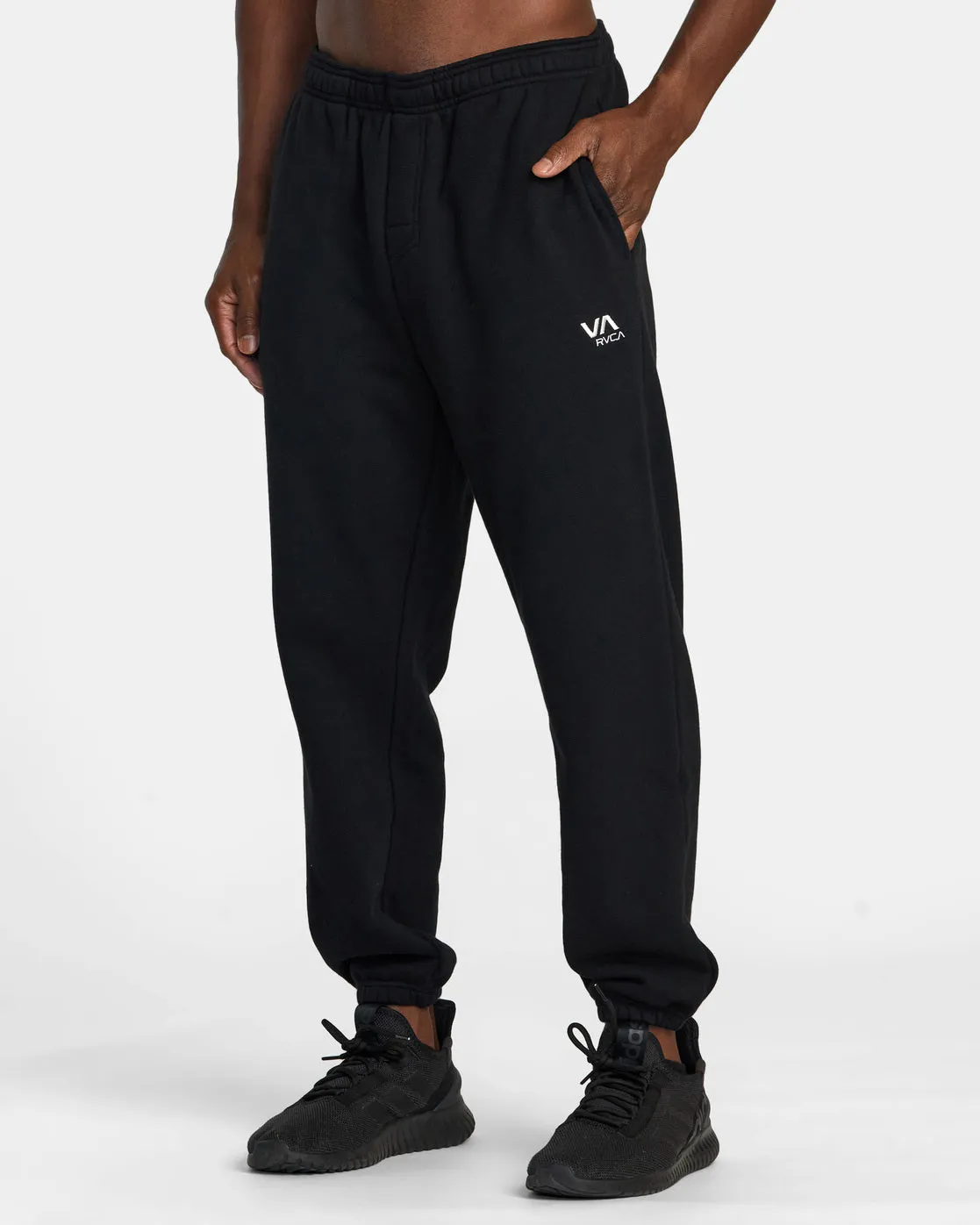 VA Essential Joggers - Black