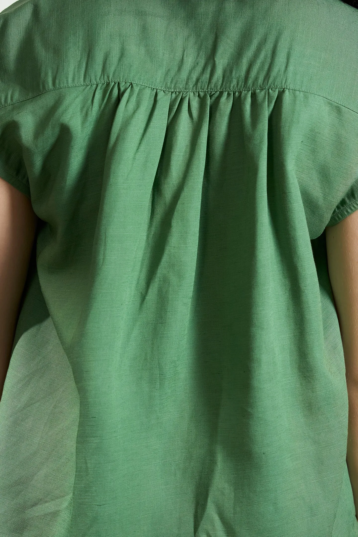 Veda|Collared Linen Top